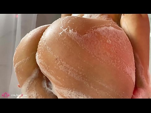 ❤️ Brunette په شاور کې د شدید orgasm لپاره د وایبرټر سره بلی مشت زنی کوي ❌  مقعد ویډیو